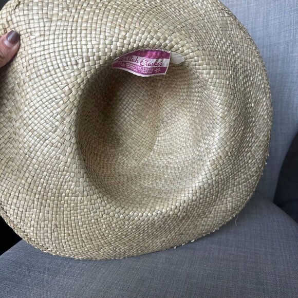 Vintage Waltah Clarkes Hat Sz M Beige Straw w/ Red Feather Hawaiian Shops - Picture 3 of 7